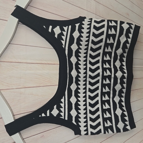Ecote Tops - Ecote Knit Crop Top Black And White Small URBAN OUTFITTERS Stretchy Knitted